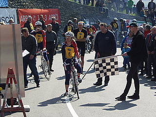 Margit Steiner mit Francesco Moser Rennrad am Seiberer 2017