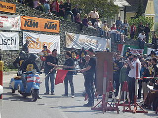 Erhard Schreibeis mit Vespa 200 Rally am Seiberer 2010
