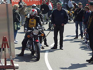 Hans Kern mit Kawasaki S2 350 am Seiberer 2017
