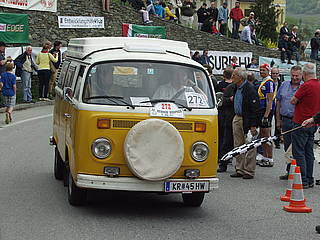 Alfred Einsiedl mit VW Typ 2 Campingbus am Seiberer 2013