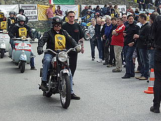 Oswald Nemec mit Triumph T 120R am Seiberer 2013